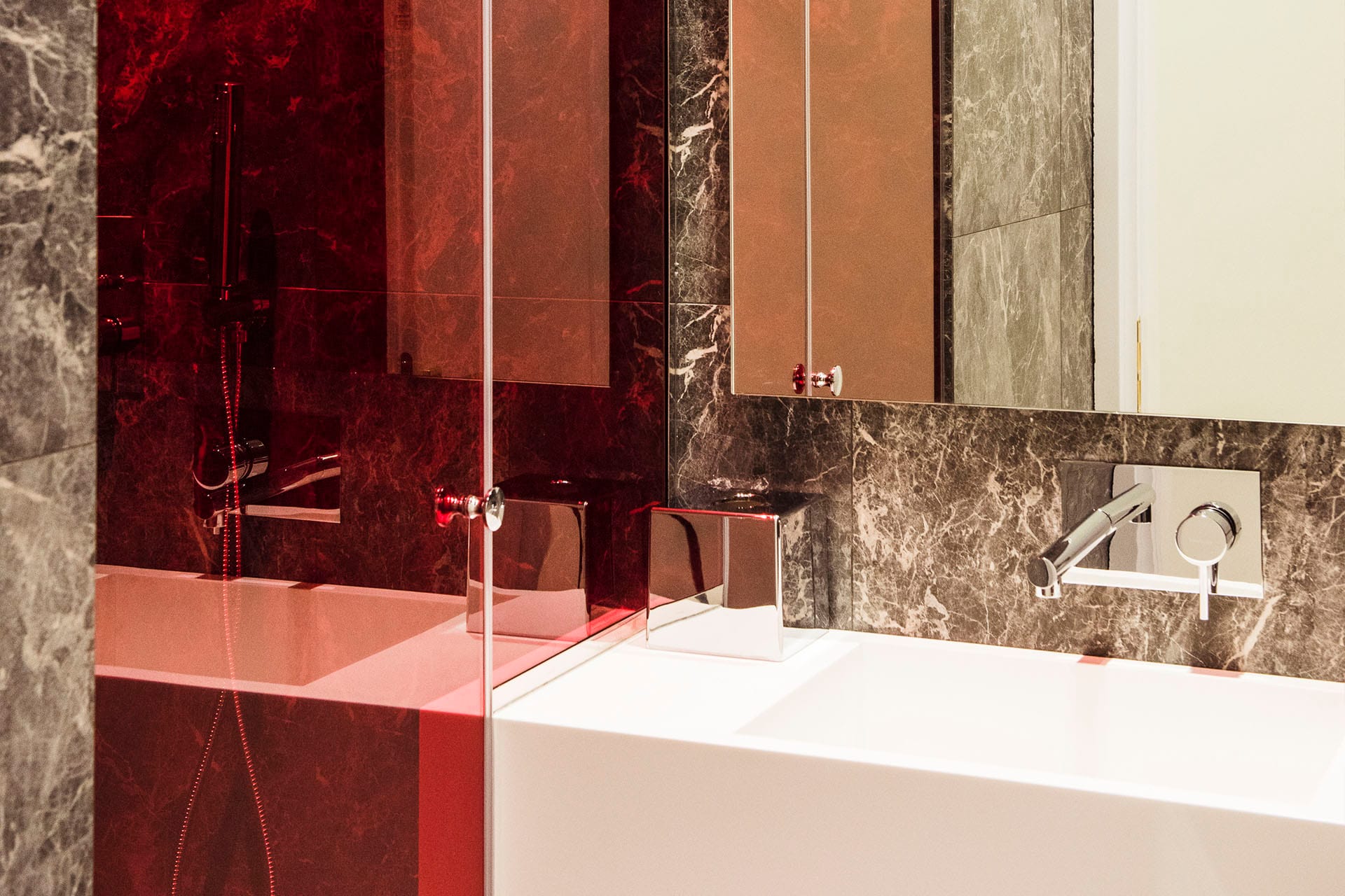 Détail de la salle de bain dans la chambre Supérieure